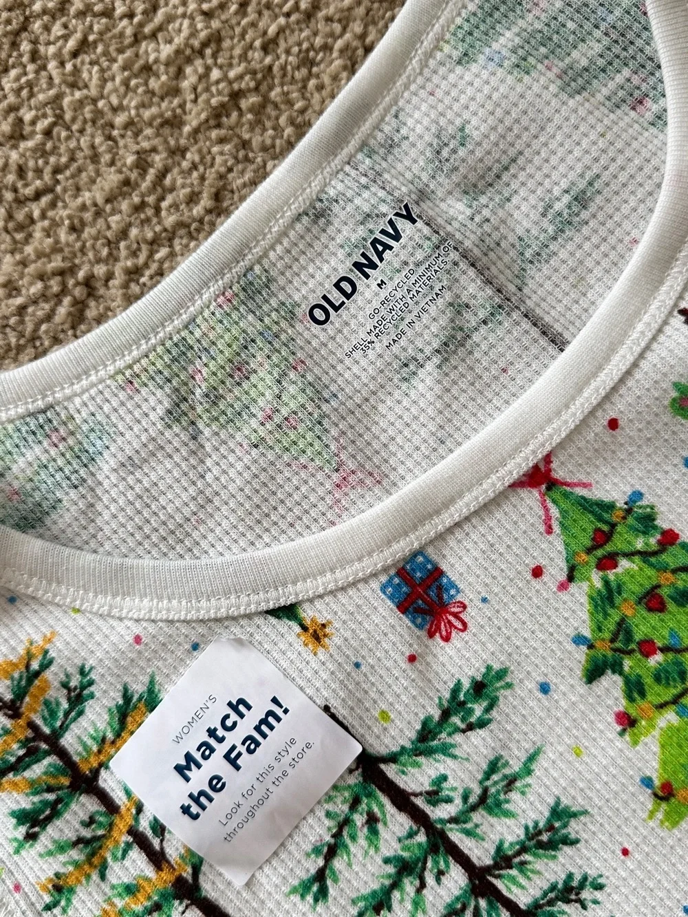 Old Navy White & Green Holiday Tree Kids Pajama Set Medium